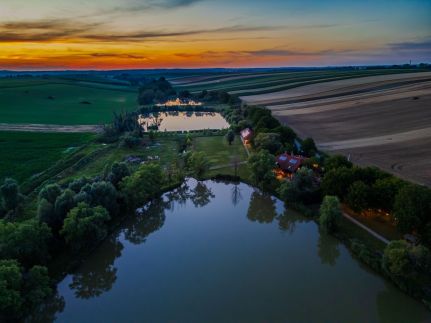 Sombereki Horgásztó Rönkház26