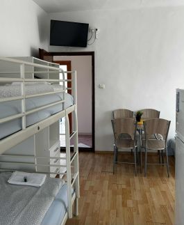 Lokomotiv Hostel19