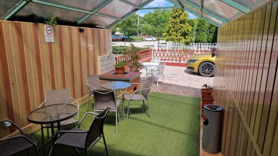 Napsugár Apartman