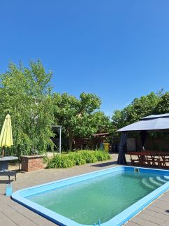 Szomszéd Apartmanok32