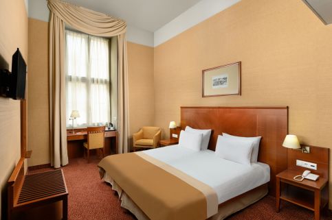 Hotel Magyar Király Székesfehérvár1