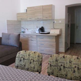 Lizy Apartman8