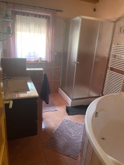 Betti Apartman22