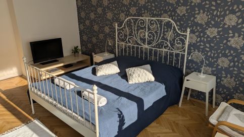 Eozin Apartman Pécs3