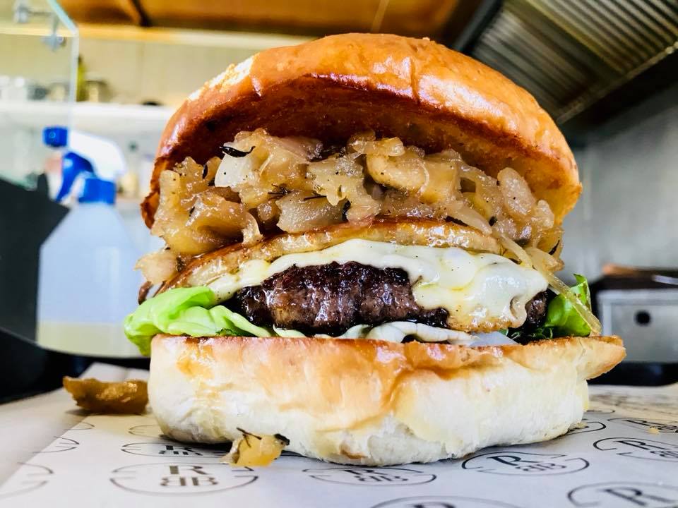 Relax Burger Bár & Terasz – Szigetszentmiklós