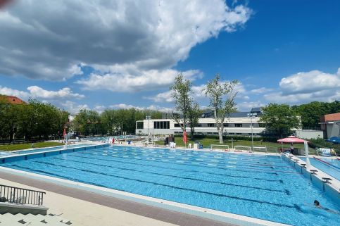 CVSE Clubház és Panzió33