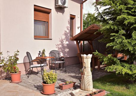 Makotel Apartmanház21