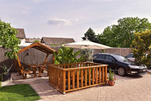 Makotel Apartmanház23