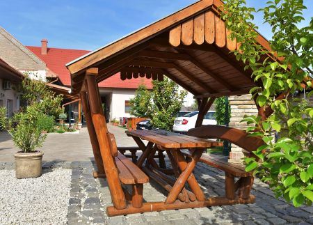 Makotel Apartmanház35