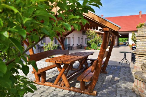 Makotel Apartmanház36