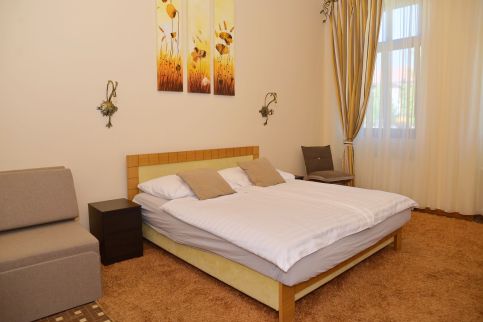 Makotel Apartmanház49