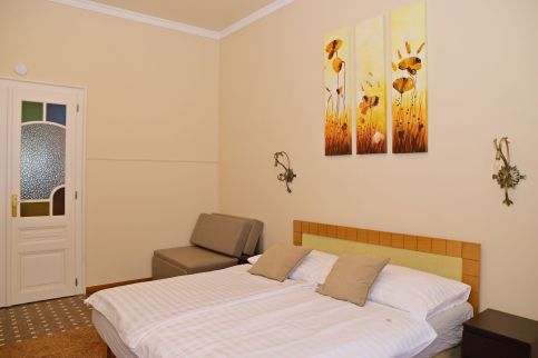Makotel Apartmanház53