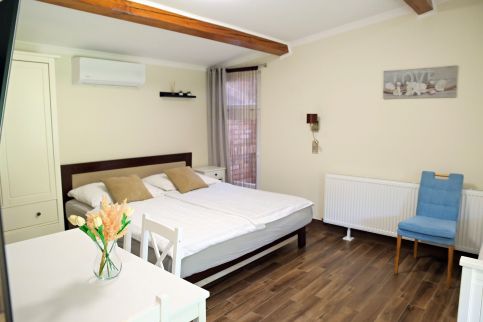 Makotel Apartmanház6