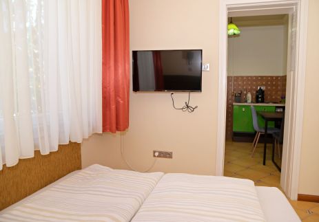 Makotel Apartmanház66