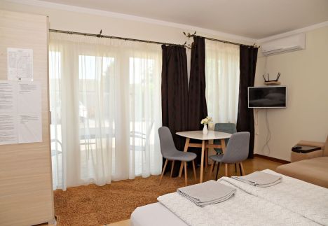 Makotel Apartmanház78