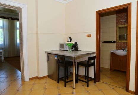 Makotel Apartmanház80