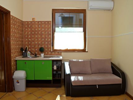Makotel Apartmanház81