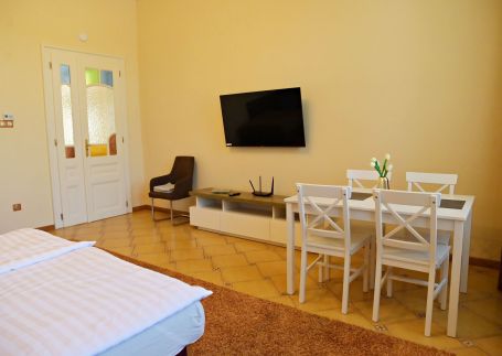 Makotel Apartmanház91