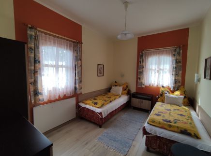 Nefelejcs Apartman33