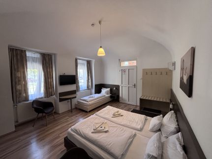 Pizza Tábor Apartman8