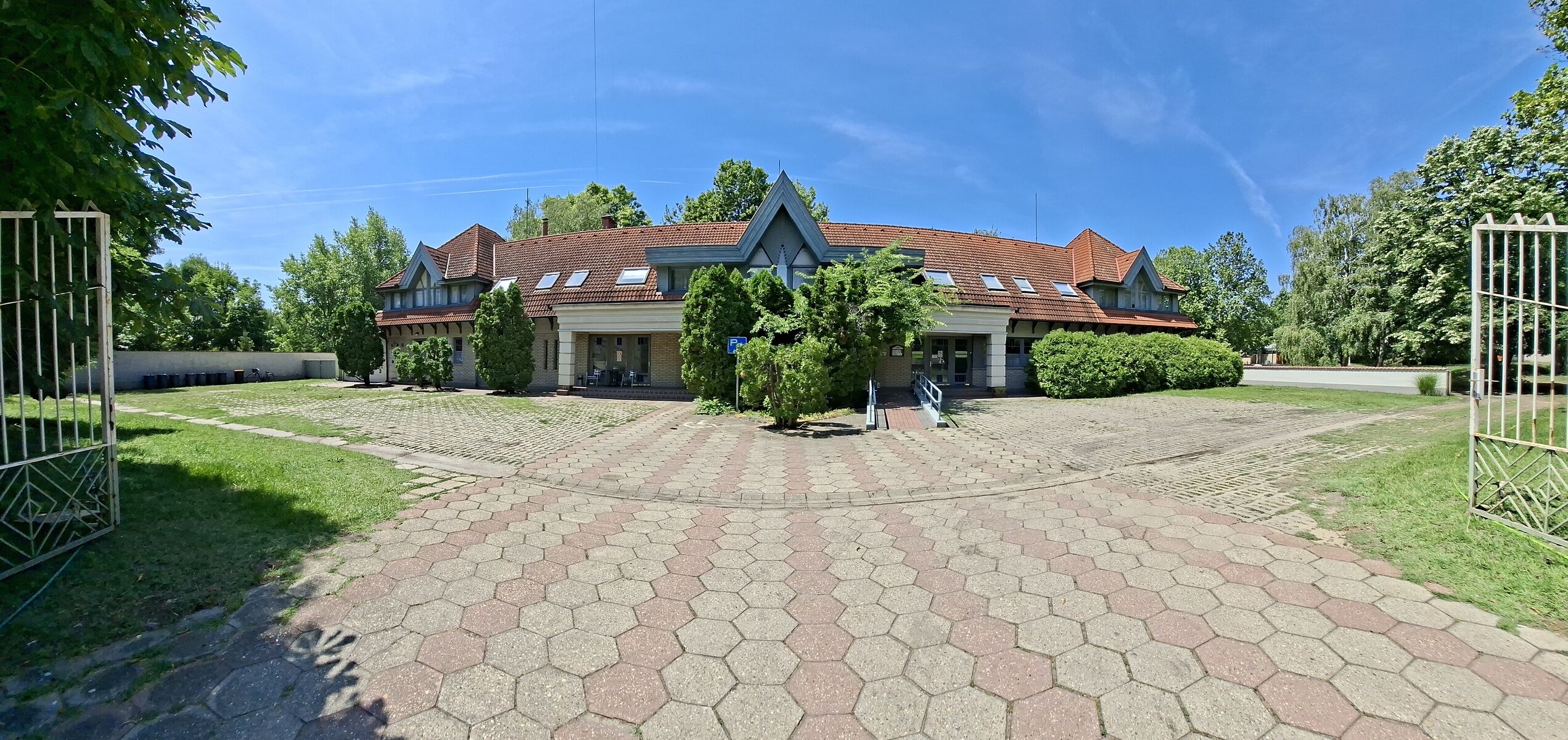 Korona Panzió – Kecel