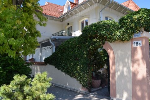 Sipos Villa1