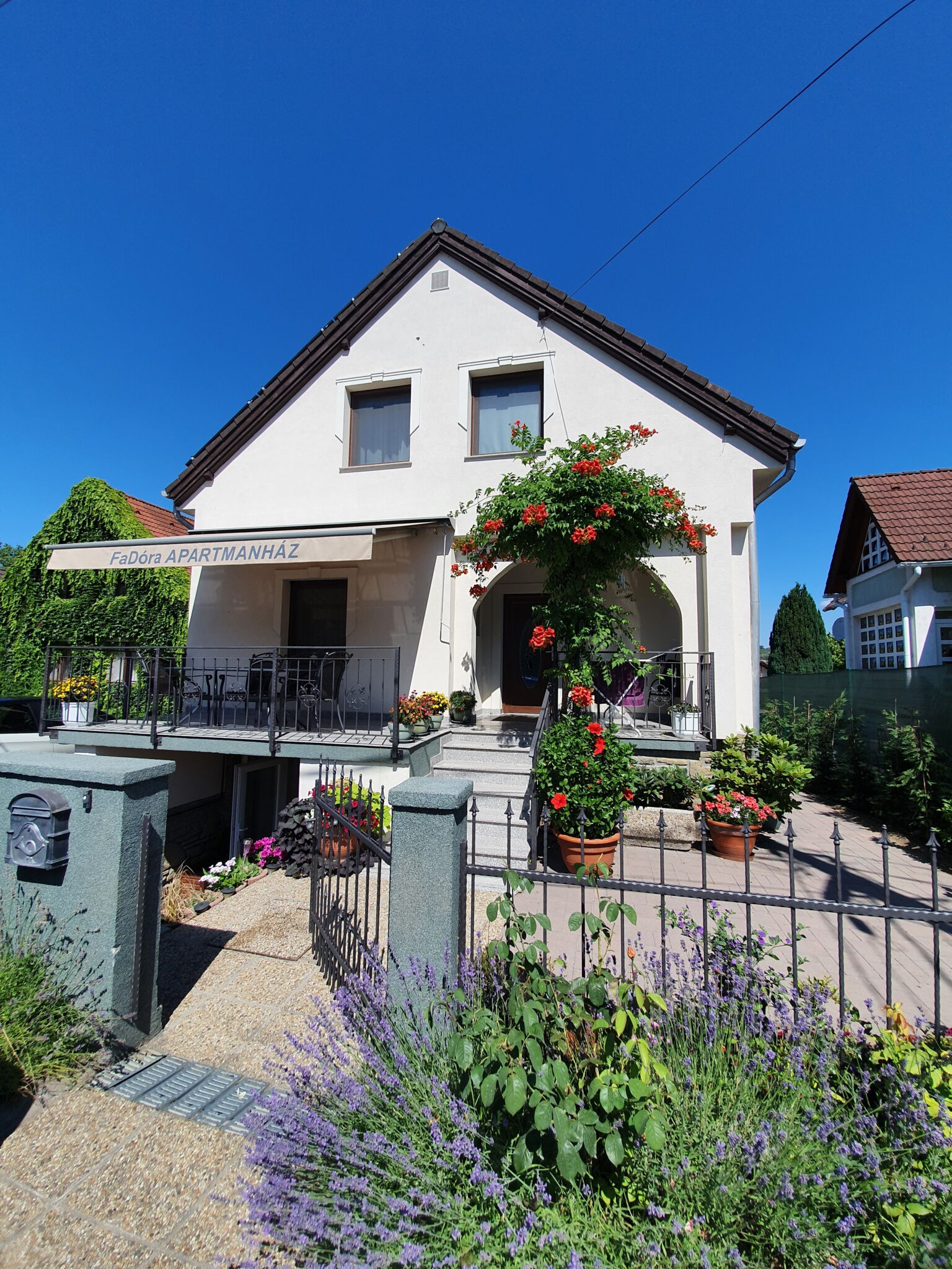 FaDóra Apartmanház Tihany – Tihany