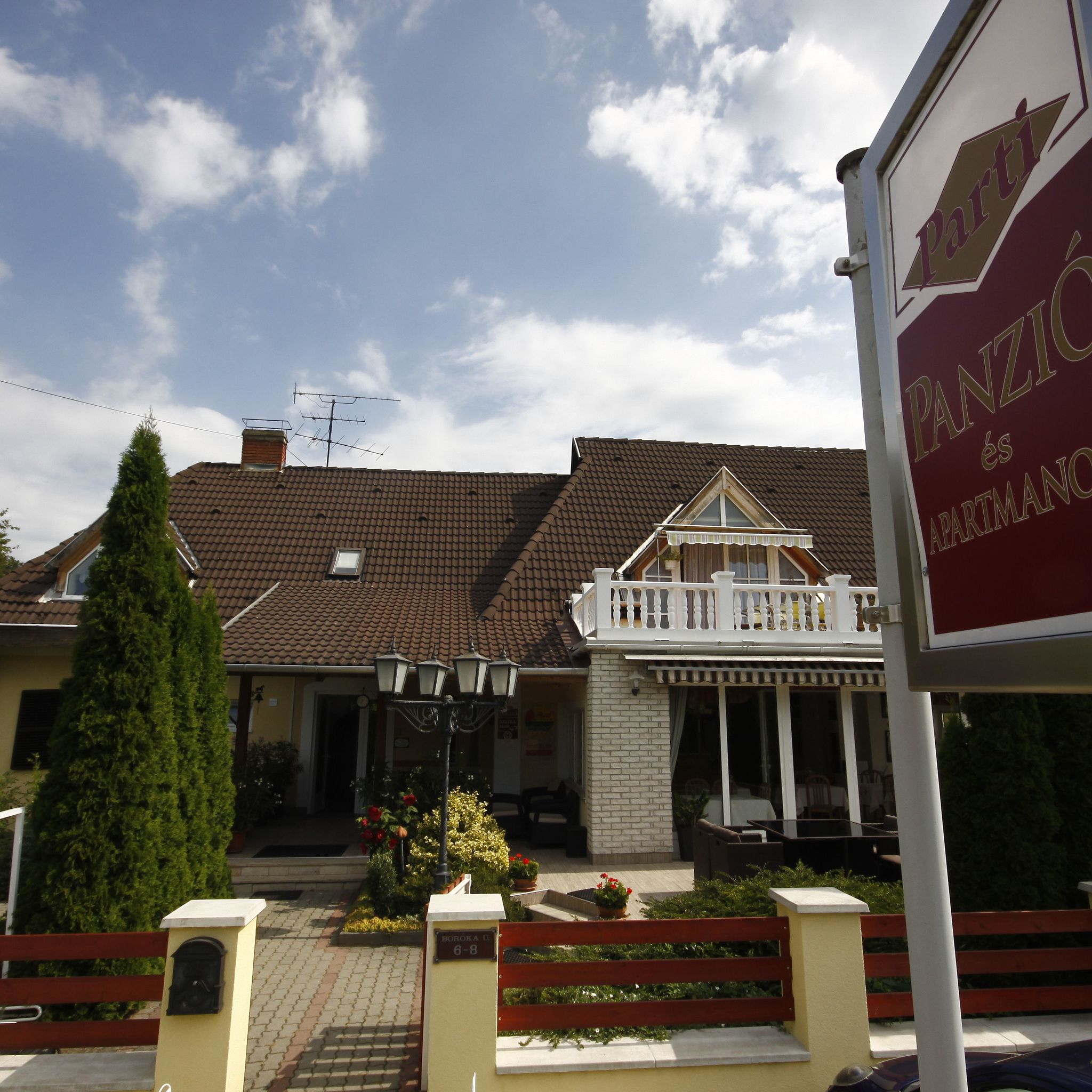 Parti Panzió és Apartmanok – Tata fotó 17