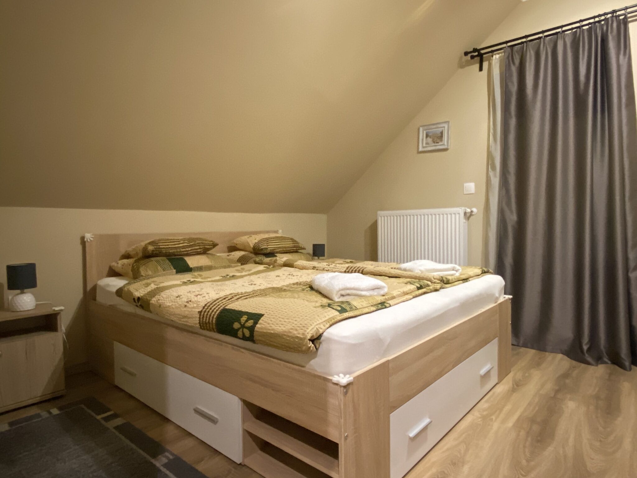 Antracit Apartman – Eger fotó 12