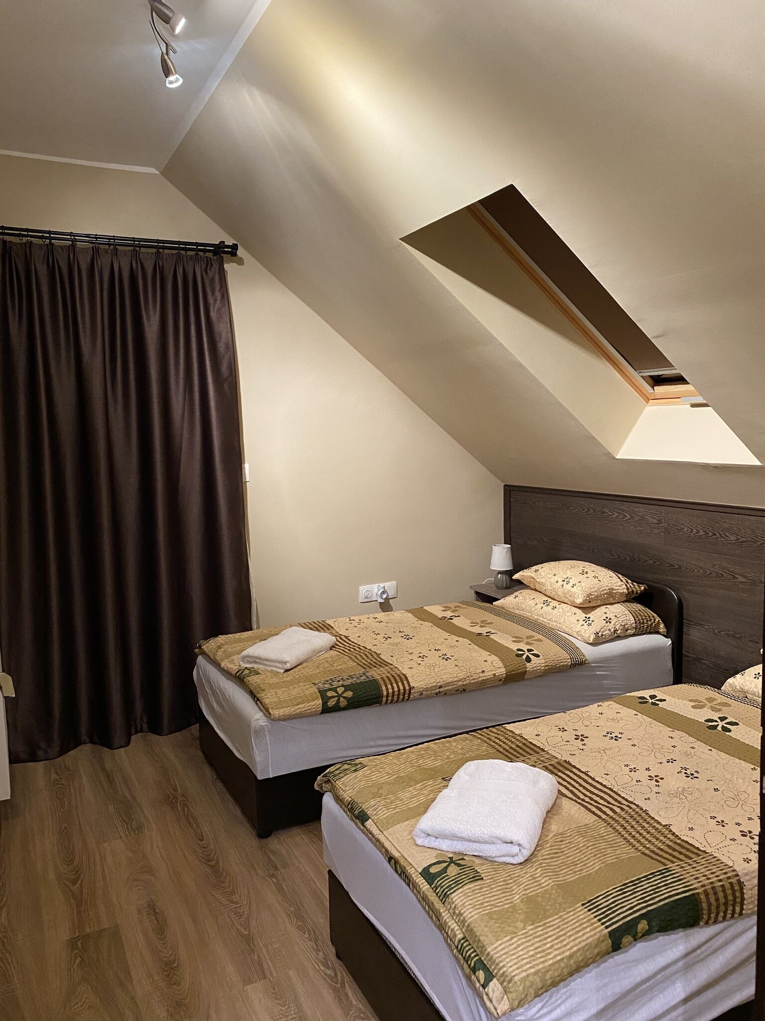 Antracit Apartman – Eger fotó 15