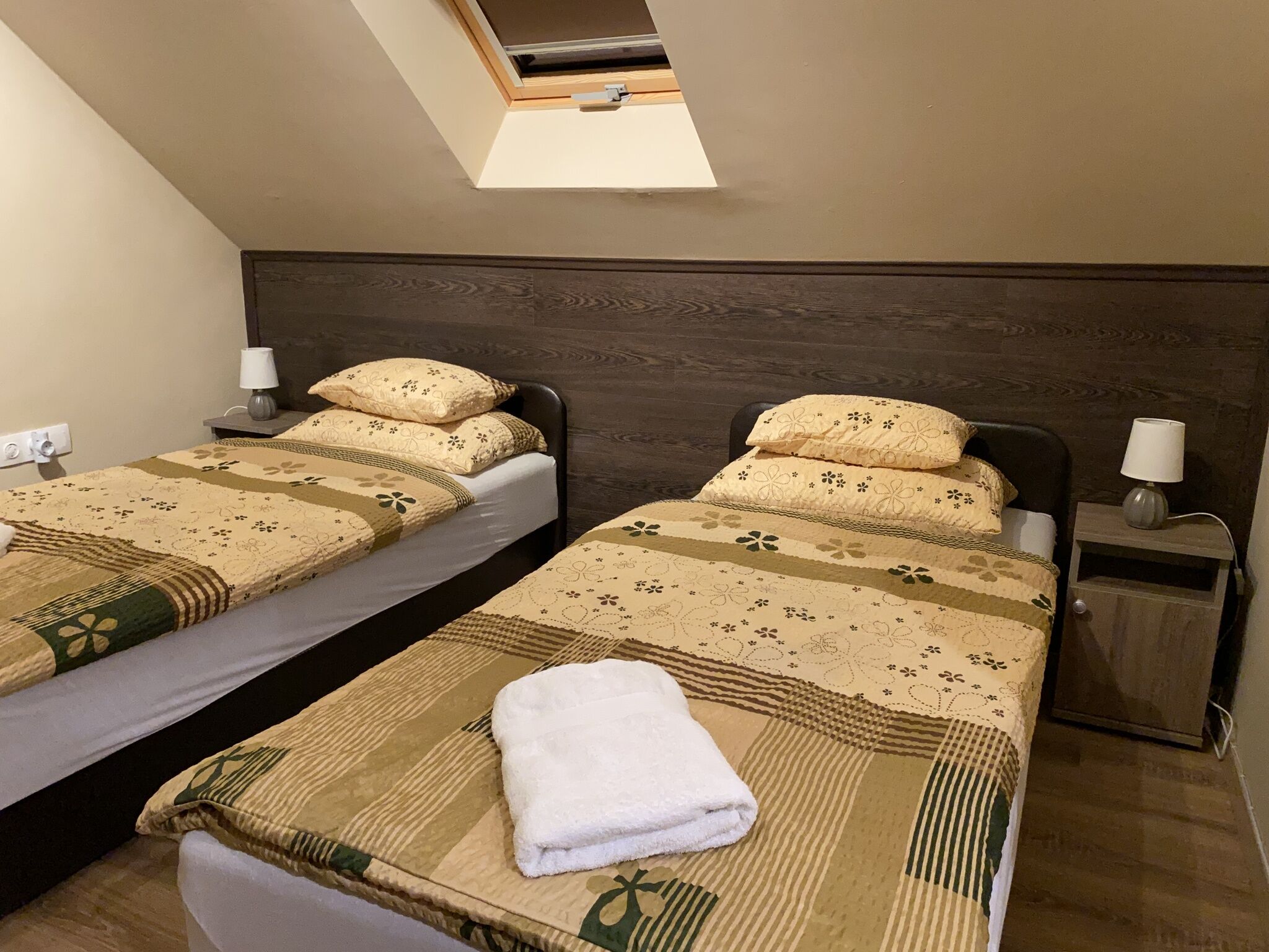 Antracit Apartman – Eger fotó 16