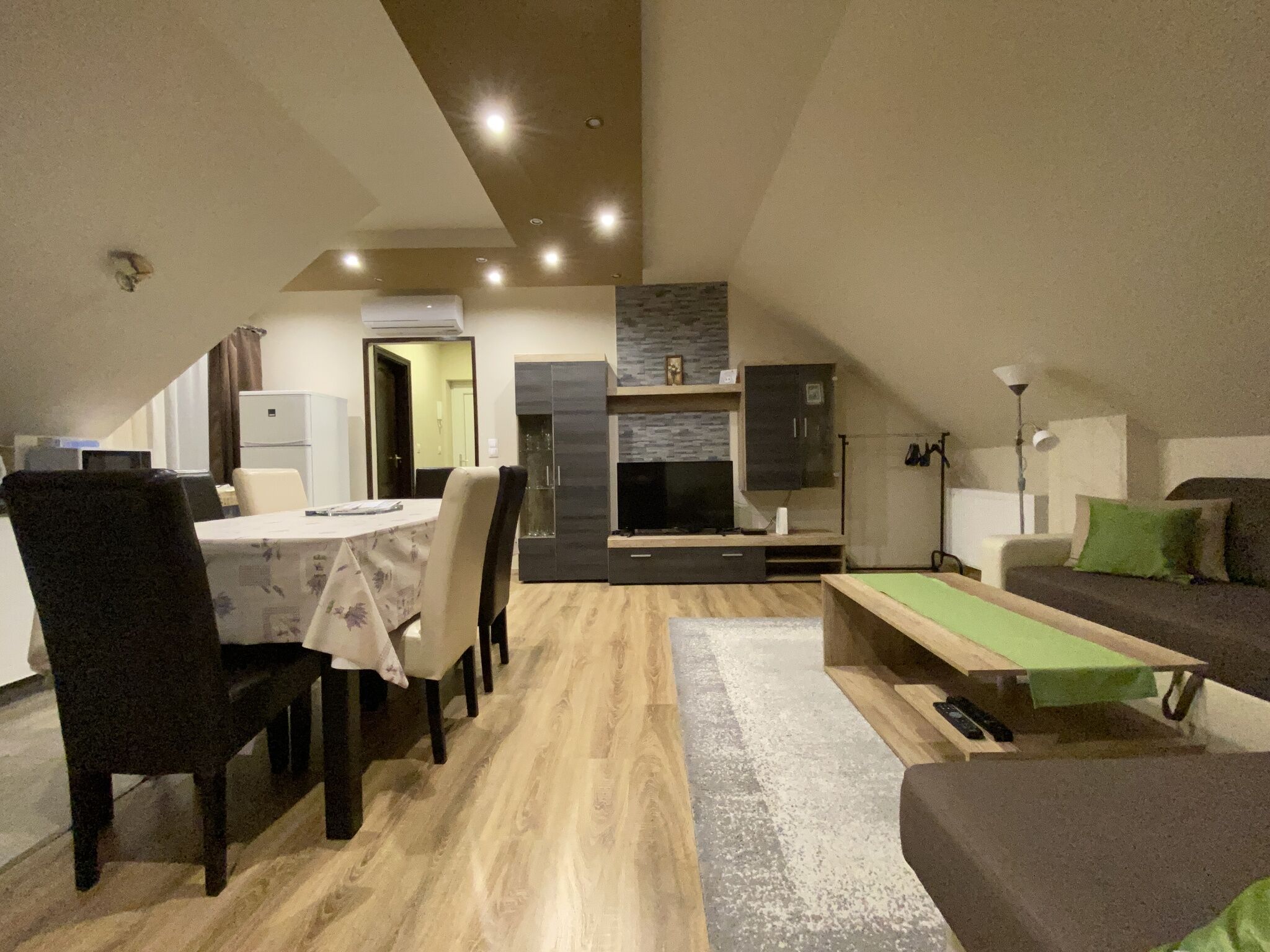 Antracit Apartman – Eger fotó 17
