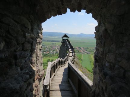 Kőrös-hegyi Fogadó és Baskói Tábor46