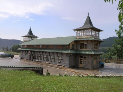 Kőrös-hegyi Fogadó és Baskói Tábor