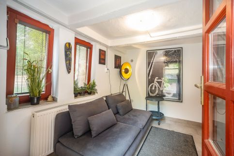 Ádám Apartman75