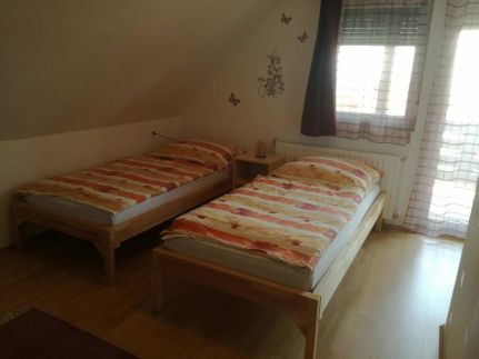 Reni Apartman