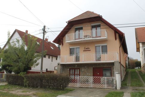 Lenke Apartmanház