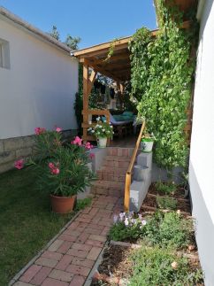 Menta Apartman13