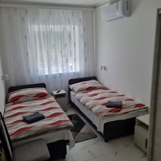Sárga Muskátli Apartman8