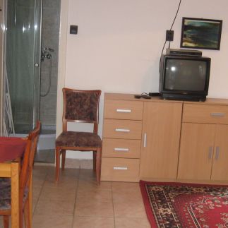 Virágos Apartman II6