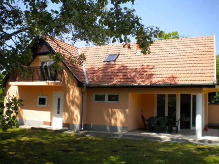 Vadrózsa Apartmanház