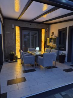 AllOne Apartman27