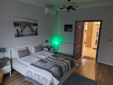 Várfal Apartman1