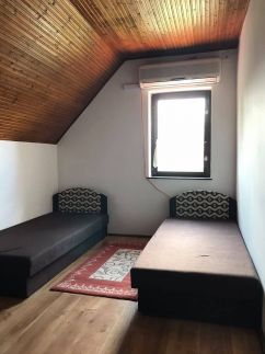 Bucsai Apartmanház13