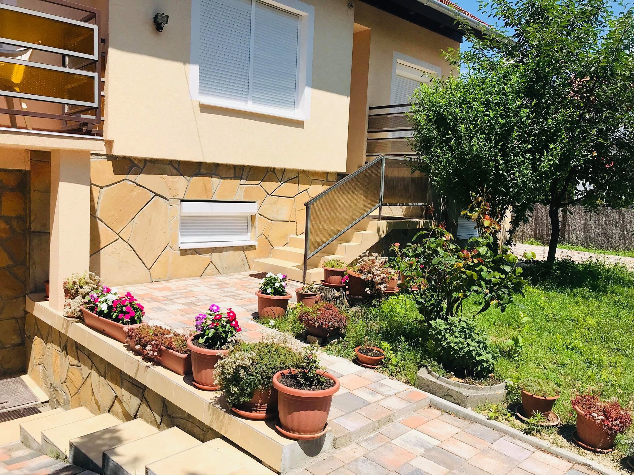 Fehér Apartmanház – Gyenesdiás