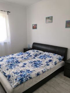 Corner House Apartman8