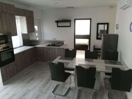 Corner House Apartman10