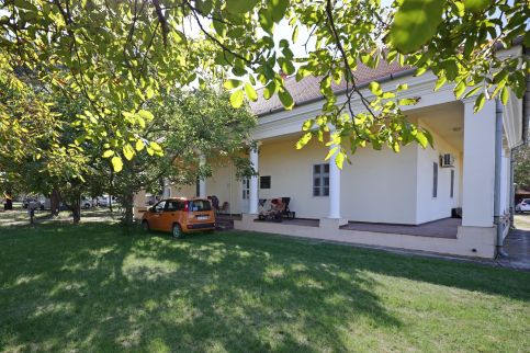Akácliget Gyógy- és Strandfürdő, Szálláshelyek Karcag – Karcag fotó 3