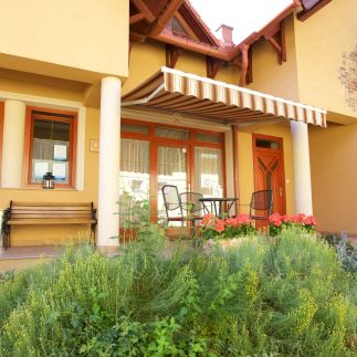 Royal Apartman9