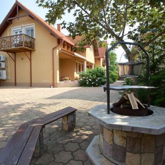 Royal Apartman11